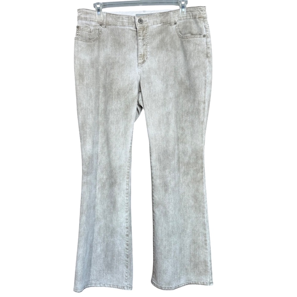 Chico’s Platinum Ultimate Fit Gray Flare Leg Jeans Size 3 XL 16 Mineral Wash